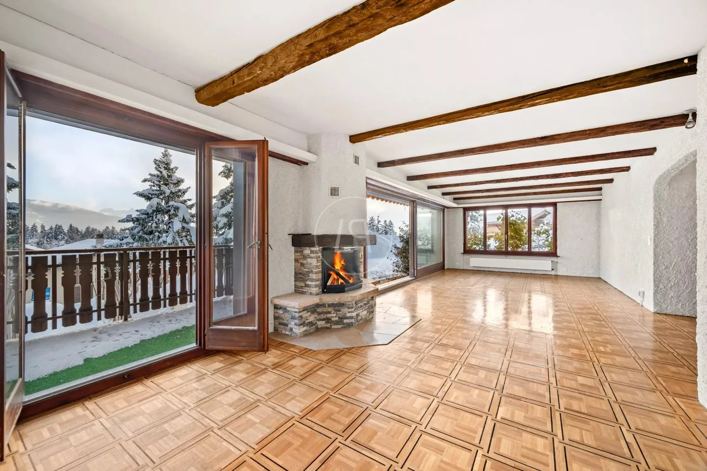 Chalet with Alpine Views - Photo 5 of 13