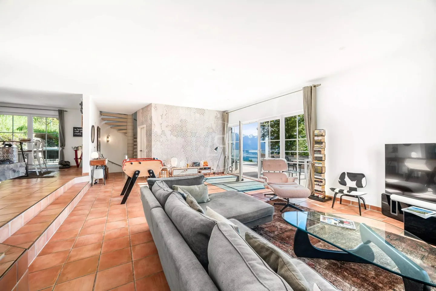 Bella proprietà familiare con vista lago e piscina a Blonay - Foto 5 di 13