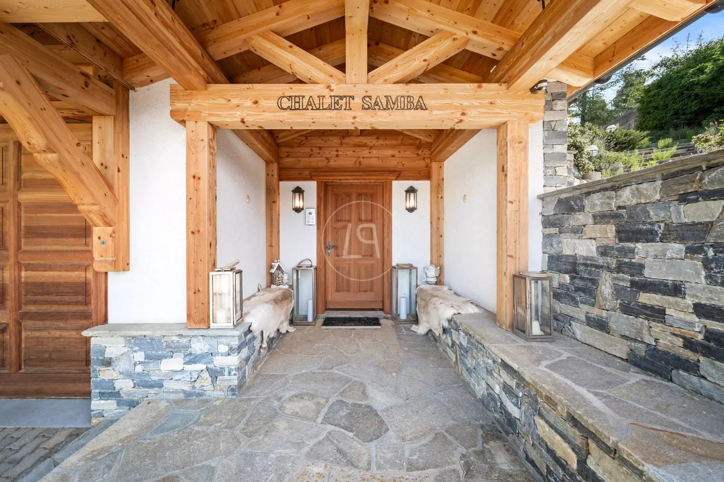 Superbo chalet con vista panoramica a Crans/Lens - Foto 3 di 13