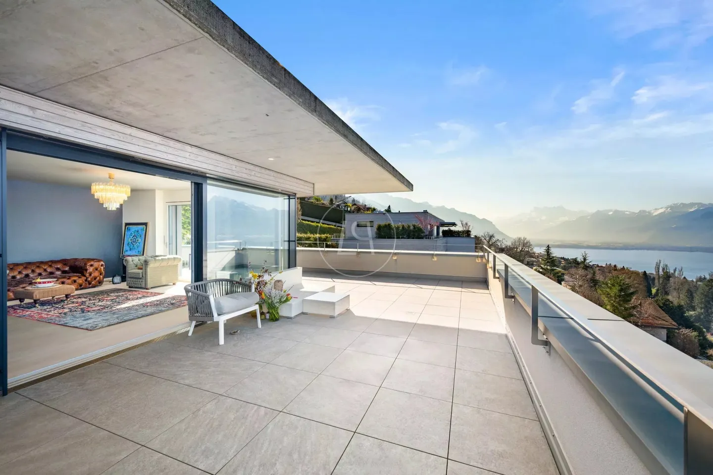 Stunning modern attic with panoramic view near Montreux - Photo 5 of 13