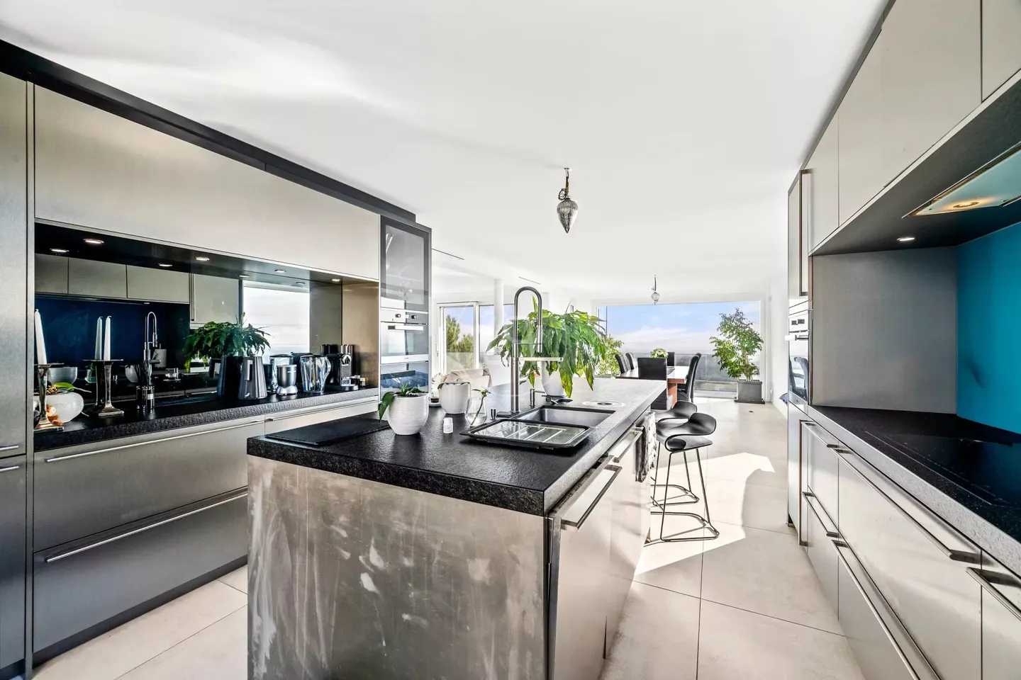 Architect-Designed Villa with Lake View - Photo 6 of 13