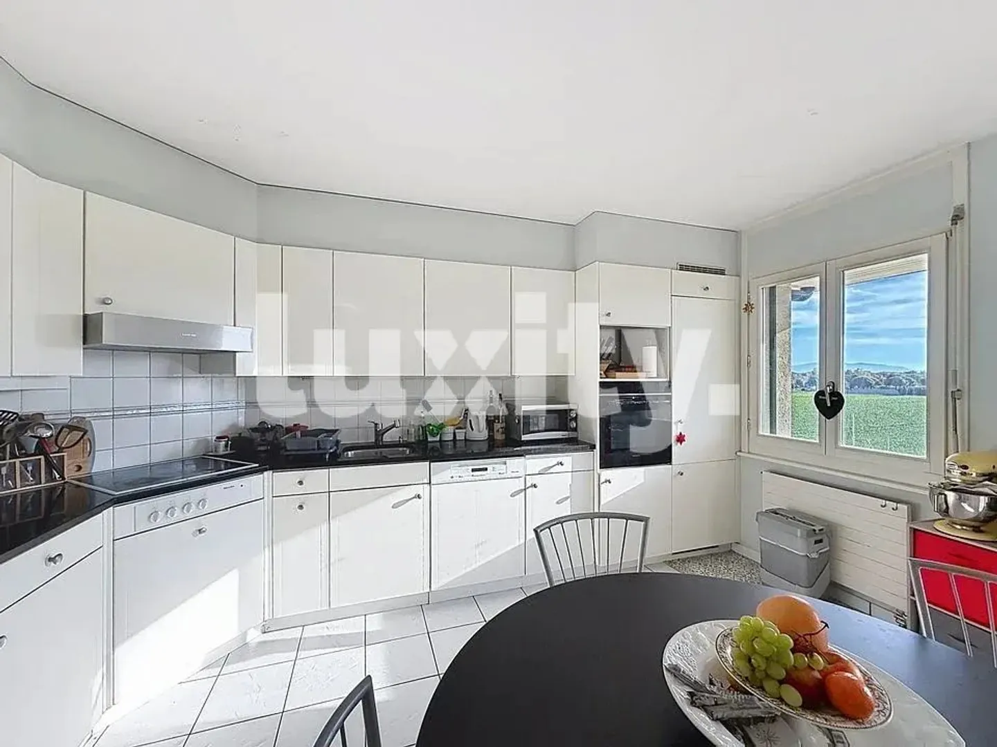 GLAND – A BRIGHT APARTMENT WITH A LARGE BALCONY AND MOUNTAIN VIEW - Photo 5 of 8