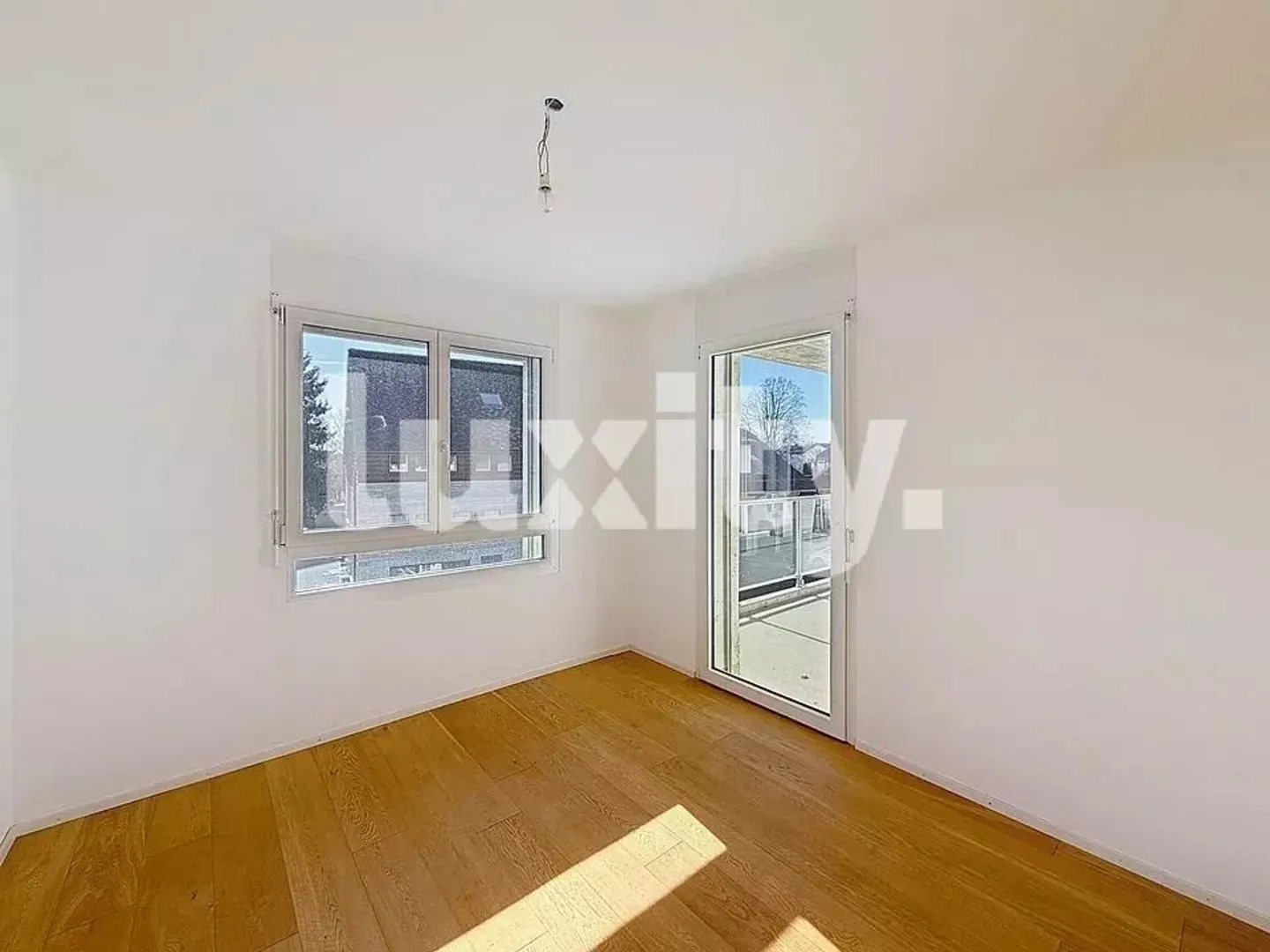 For rent in Crassier, superb 4.5-room apartment completely renovated in 2025. - Photo 4 of 8