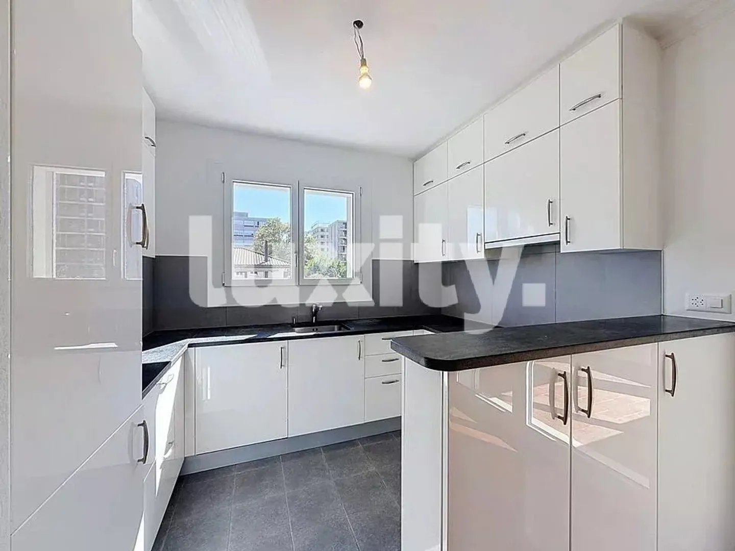 Spacious family apartment in a quiet area - Photo 2 of 3