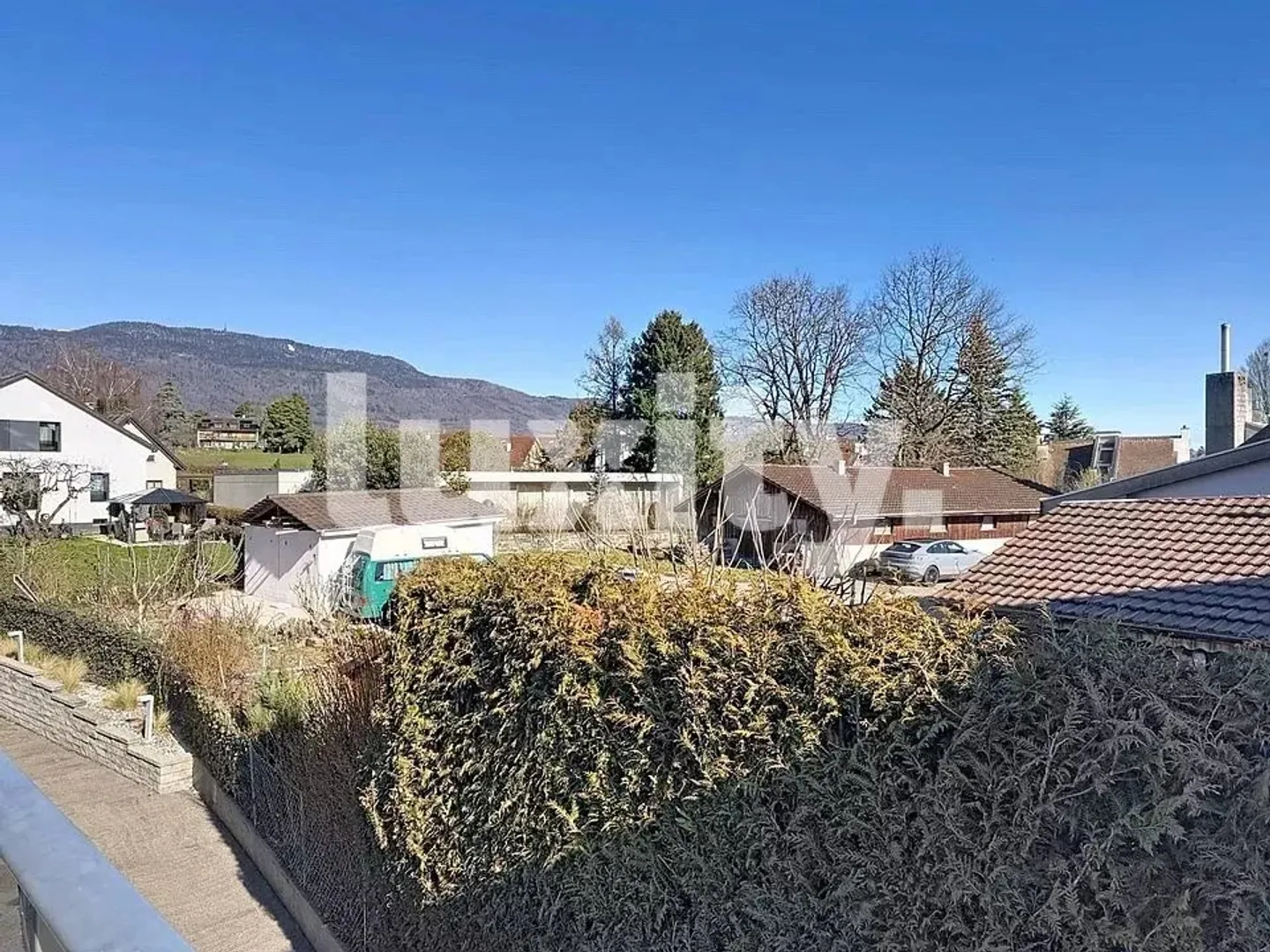 For rent in Crassier, superb 4.5-room apartment completely renovated in 2025. - Photo 1 of 8