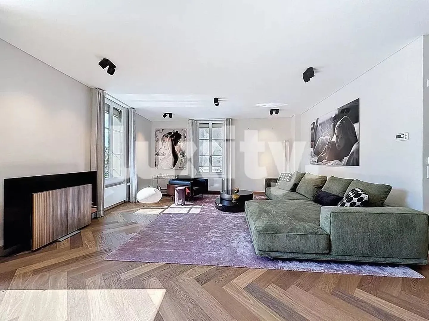 High-end furnished apartment - Photo 1 of 4