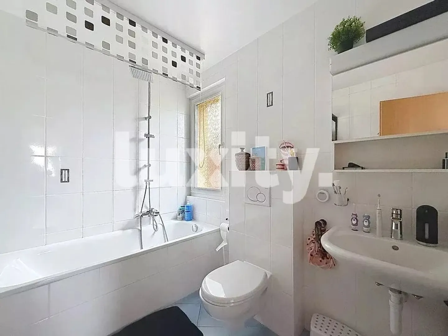ROLLE – Belle maison mitoyenne de 7 pièces avec jardin et grande terrasse - Photo 7 sur 8