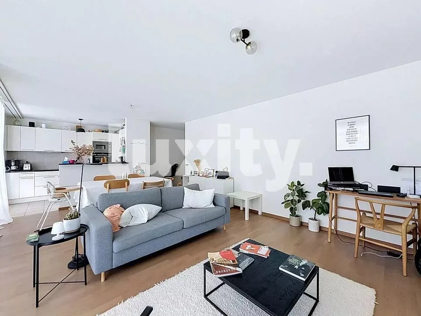 Superb contemporary 4.5 room apartment for rent – Nyon city center - Photo 2 of 8