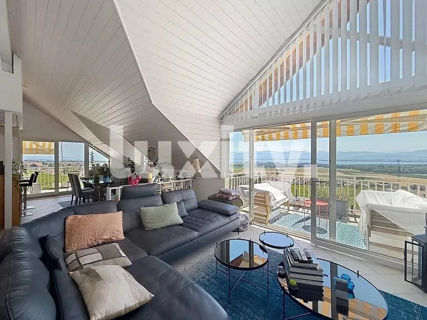 Superbe appartement au dernier étage - Photo 1 sur 8