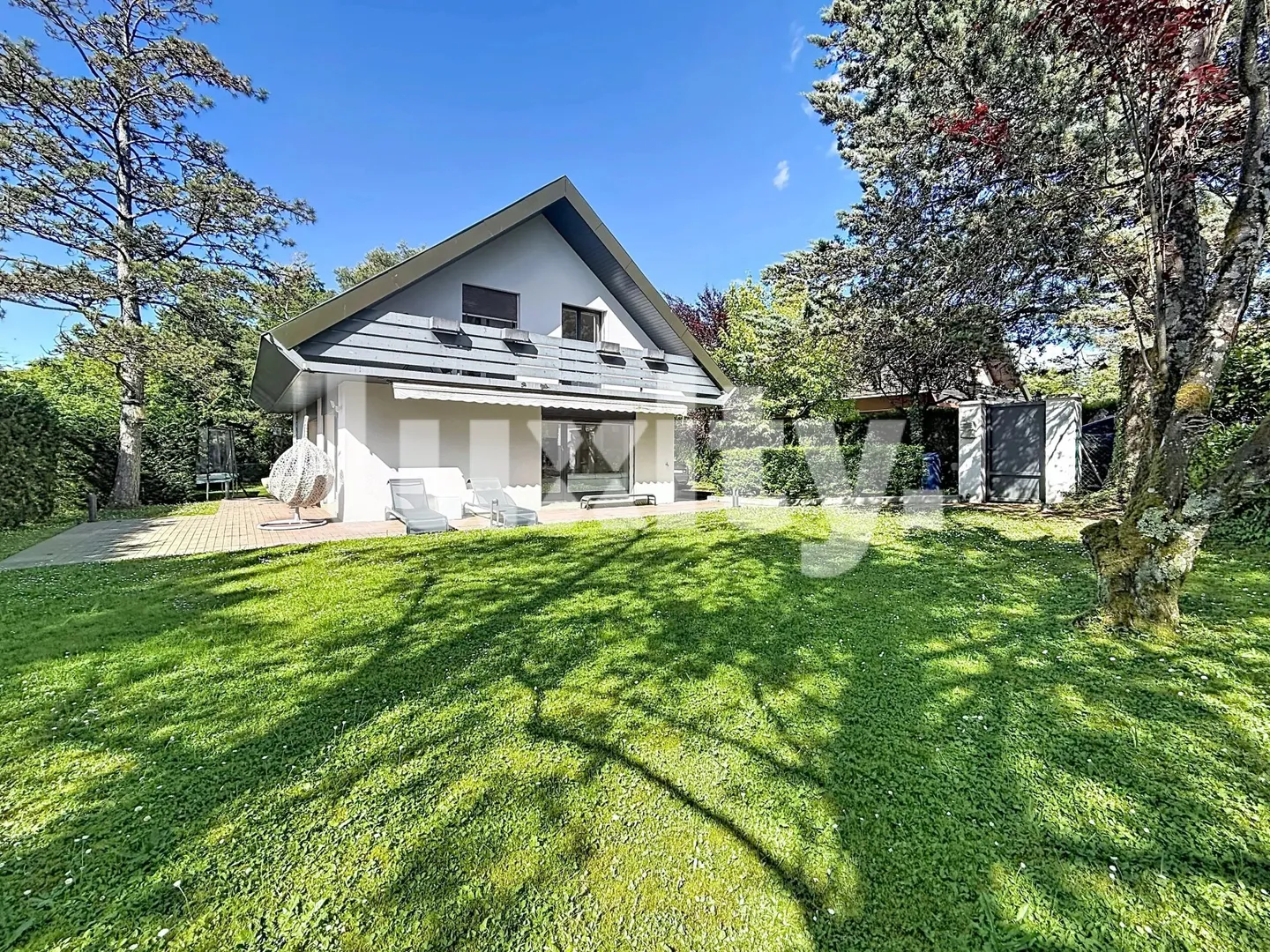 Haus mit privatem Garten - Foto 1 von 3