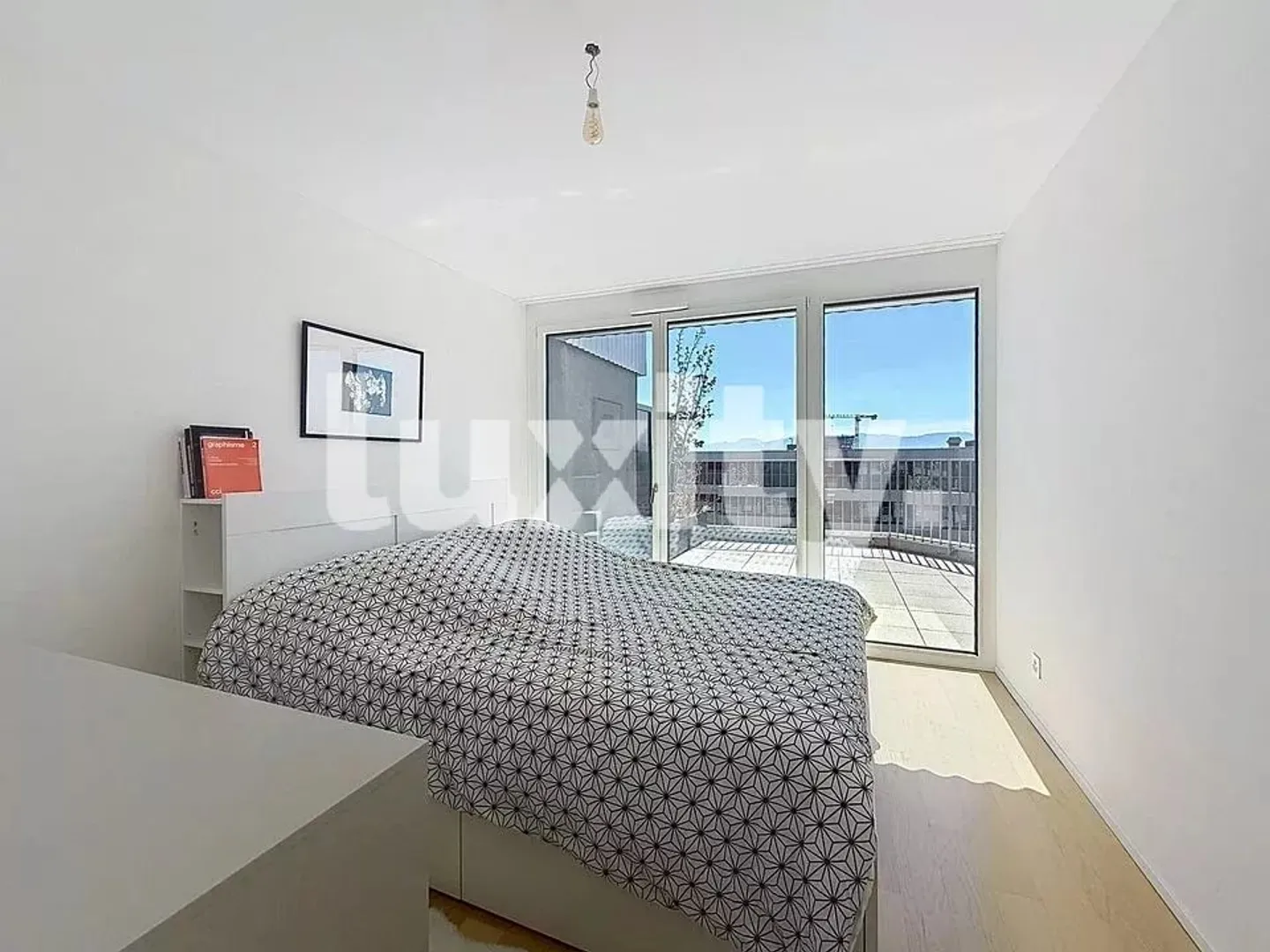 Appartement de luxe avec terrasse - Photo 7 sur 8