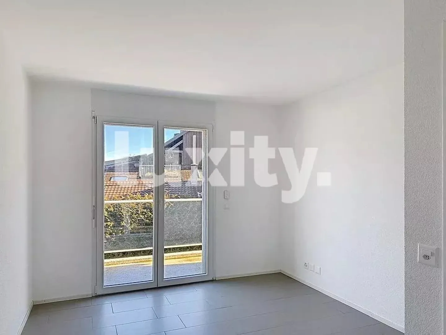 For rent in Crassier, superb 4.5-room apartment completely renovated in 2025. - Photo 6 of 8