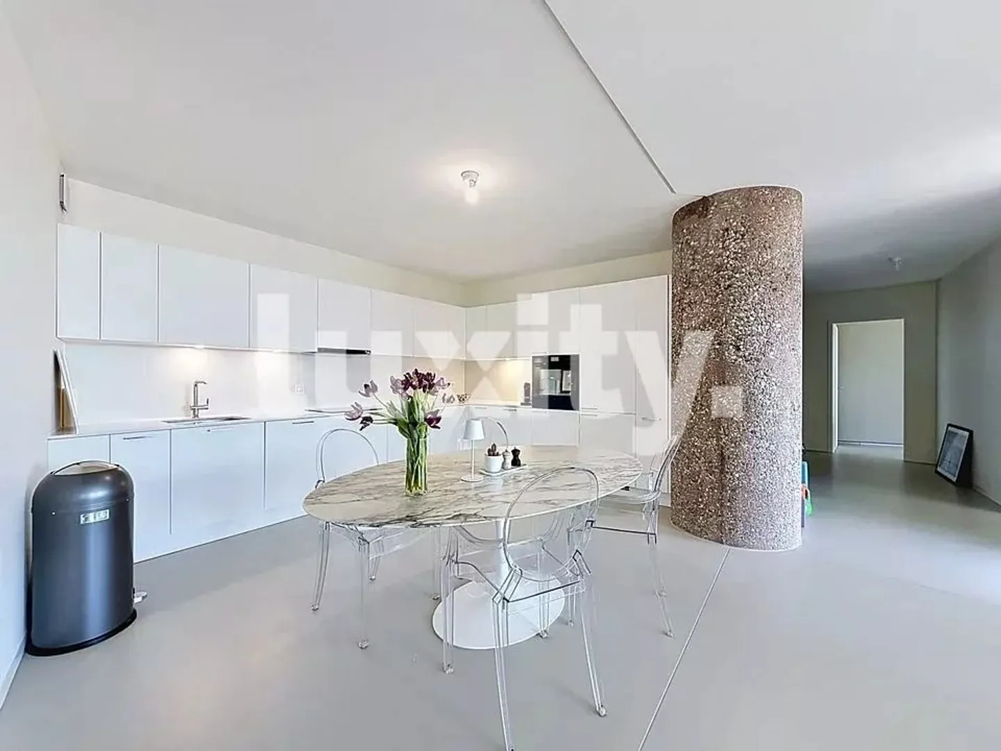 Renovated apartment with unobstructed view - Photo 2 of 3