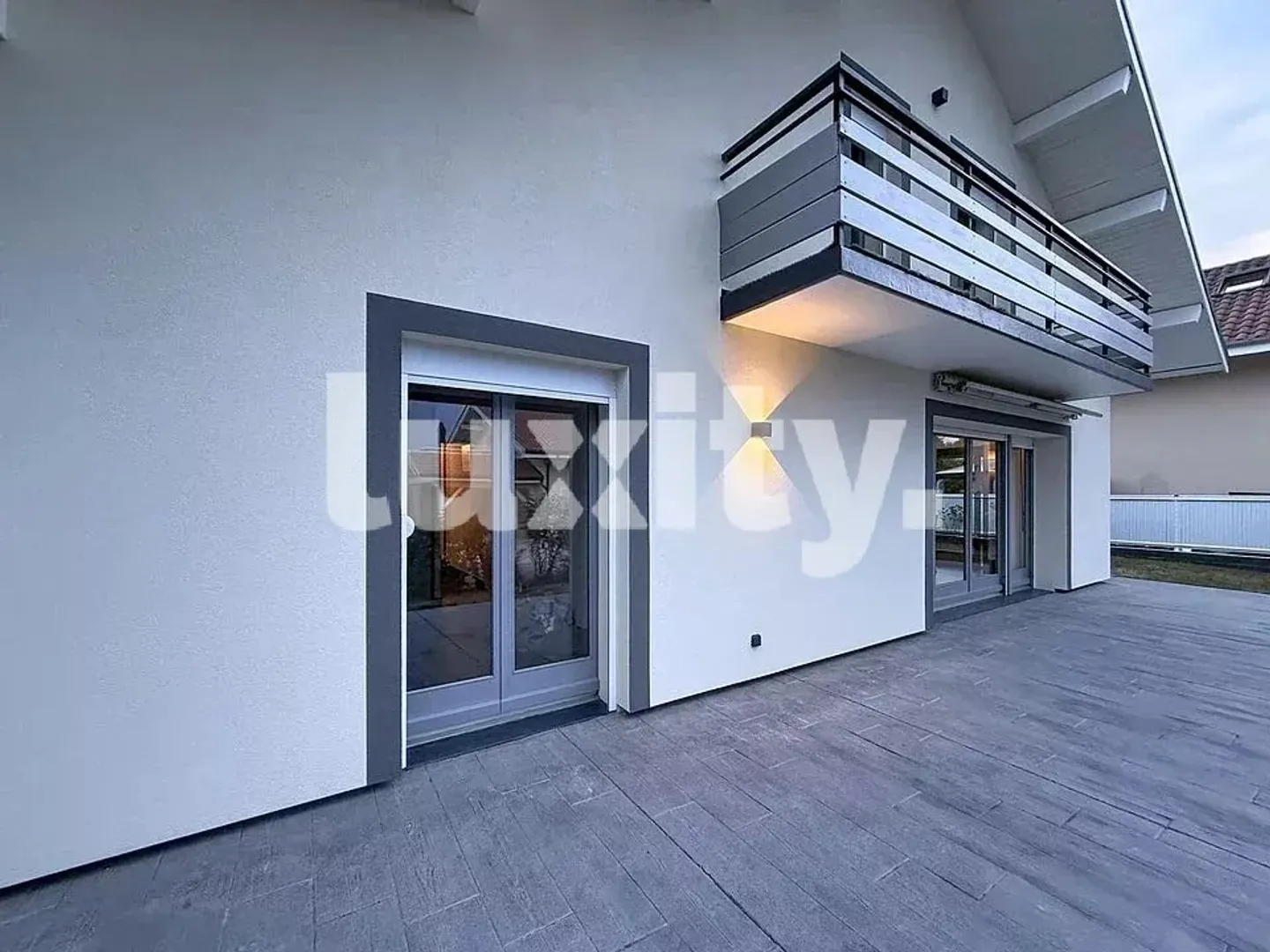 CHENS-SUR-LÉMAN – CASA CONTEMPORANEA, LUMINOSA E TRANQUILLA, VICINO A GINEVRA - Foto 2 di 8