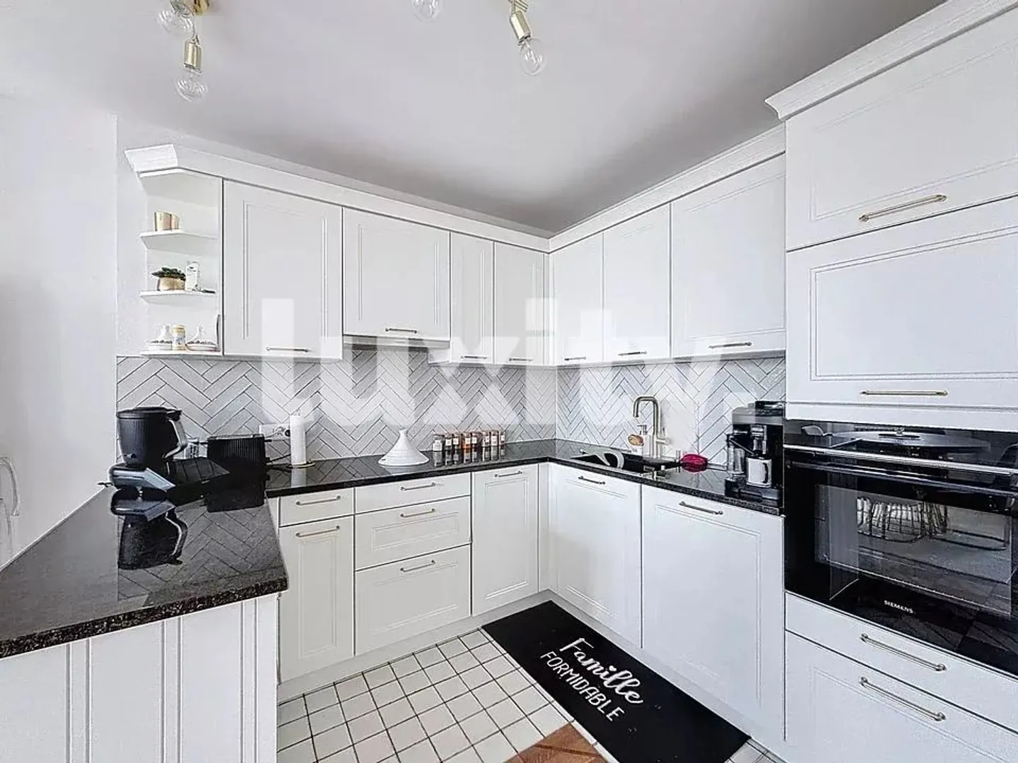 À LOUER – APPARTEMENT D'EXCEPTION AU CŒUR DE ROLLE, FACE AU LAC - Photo 2 sur 8