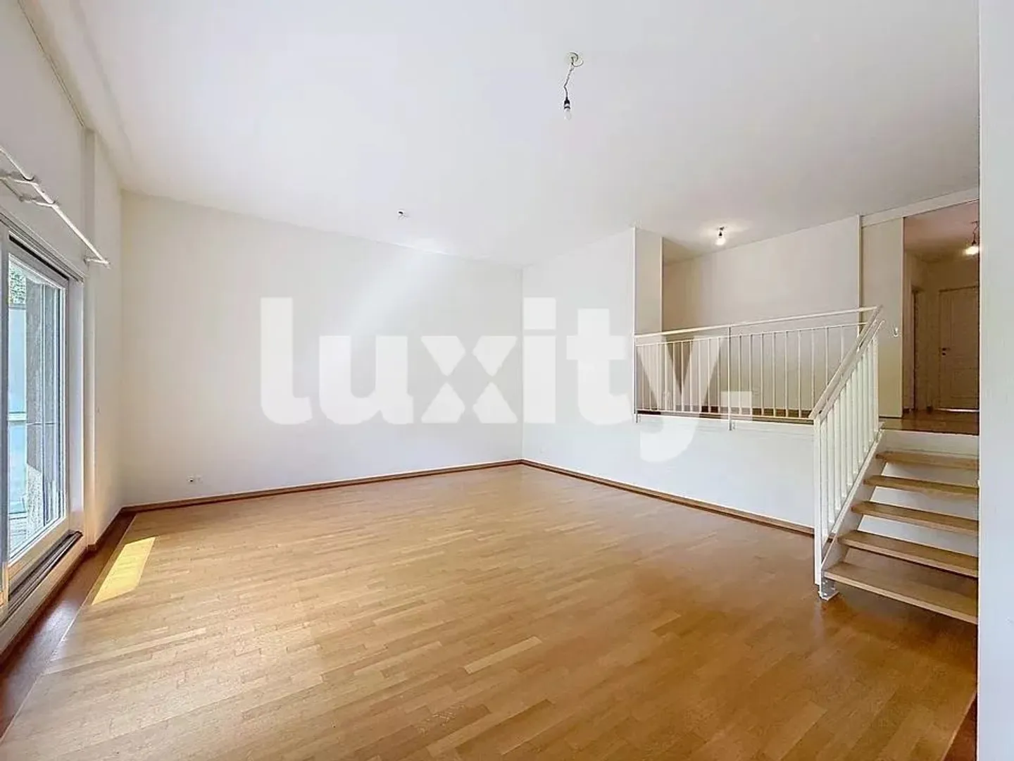 Superb apartment with garden - Photo 3 of 4