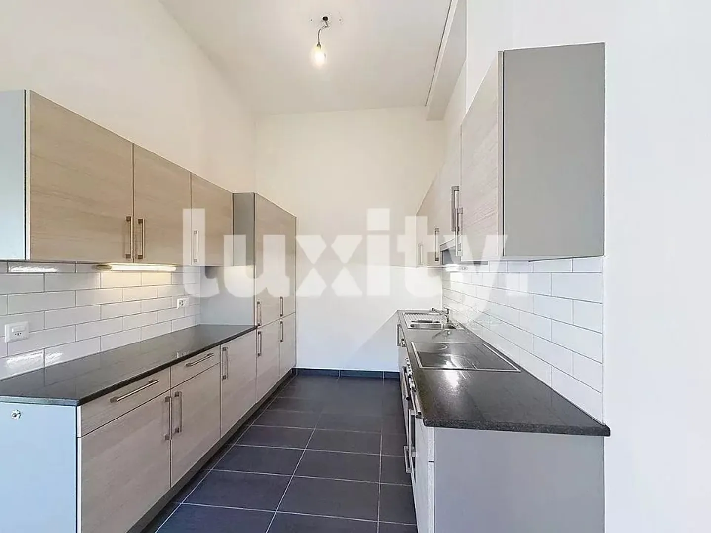 Superb apartment with garden - Photo 2 of 4