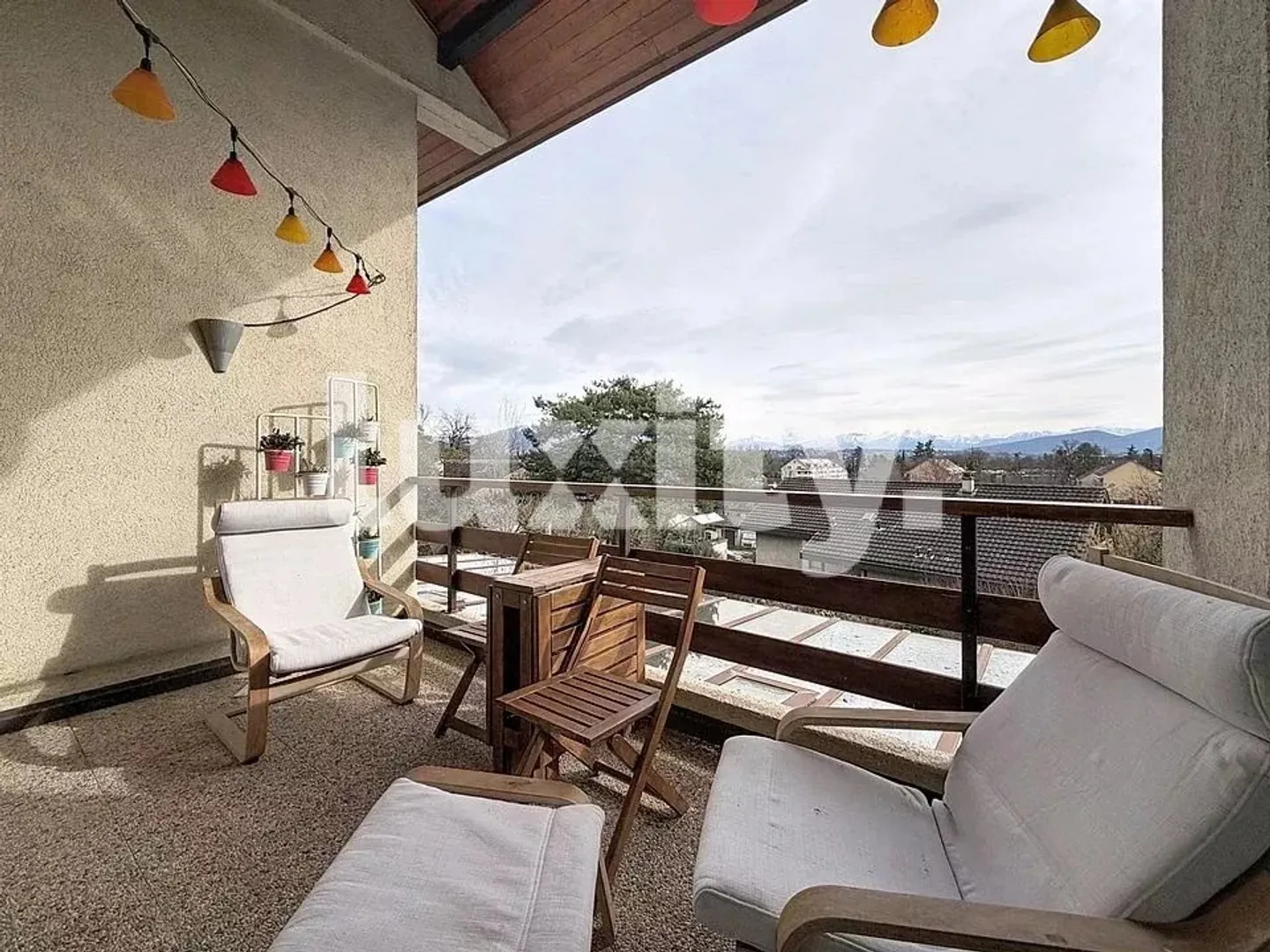 Appartement familial avec grand jardin - Photo 3 sur 4