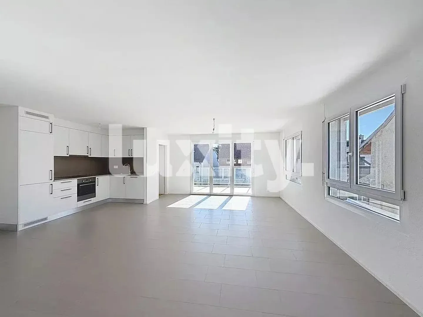 For rent in Crassier, superb 4.5-room apartment completely renovated in 2025. - Photo 2 of 8