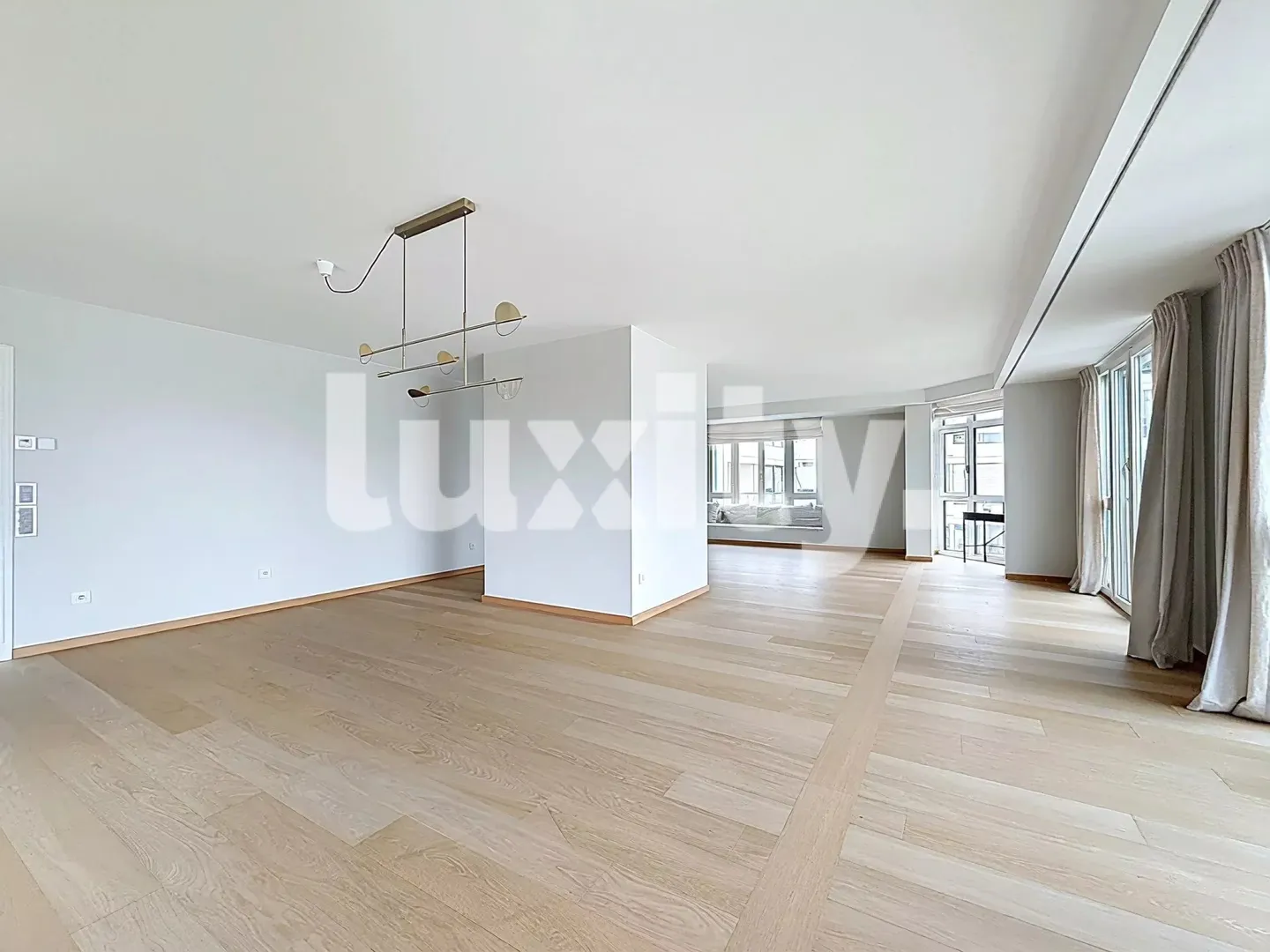 Modern Apartment with Lake View - Photo 1 of 3