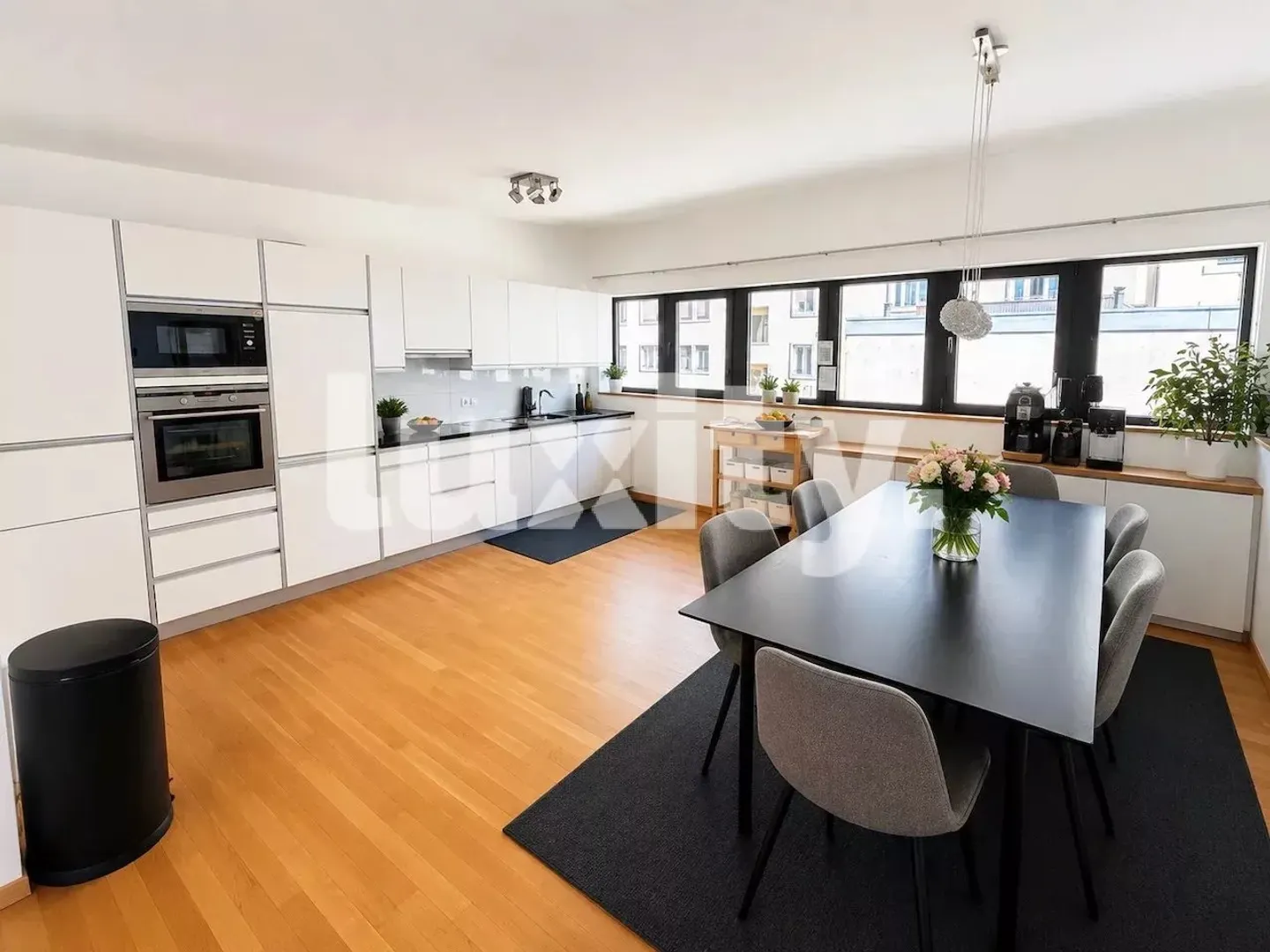 DUPLEX CONTEMPORANEO NEL CUORE DELLE EAUX-VIVES - Foto 3 di 4