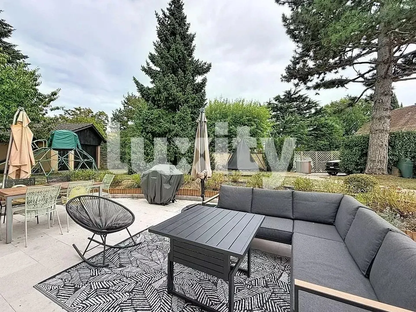 ROLLE – Belle maison mitoyenne de 7 pièces avec jardin et grande terrasse - Photo 1 sur 8