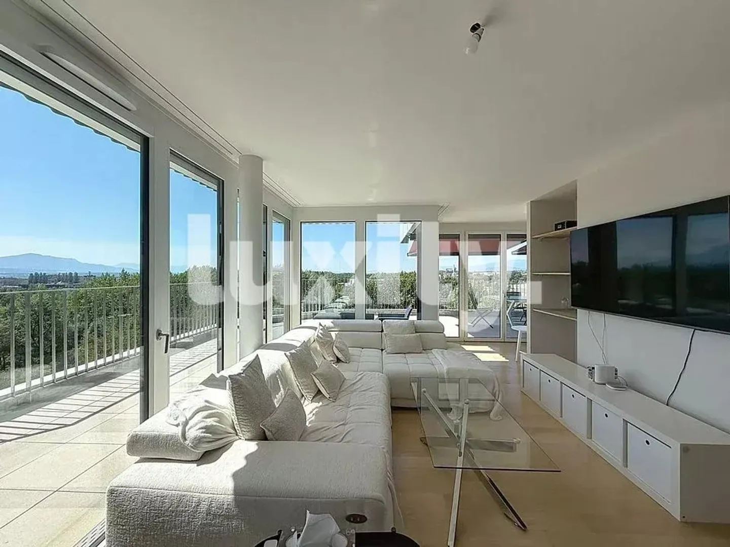 Appartement de luxe avec terrasse - Photo 1 sur 8