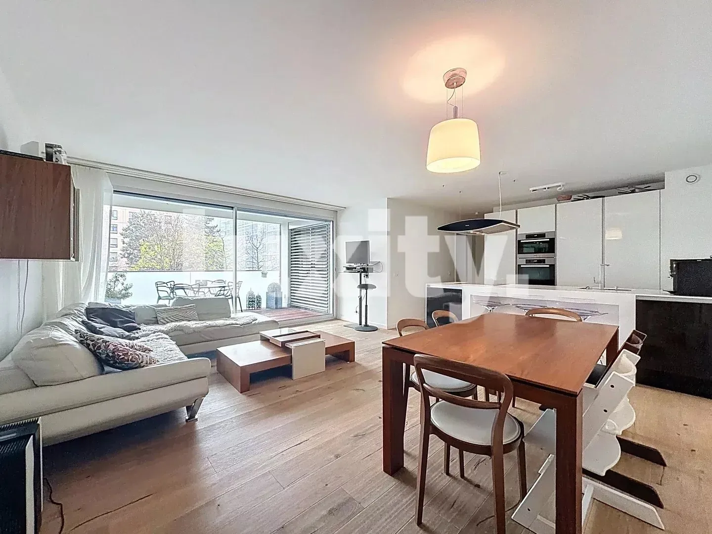 Appartement meublé 4 pièces avec grande terrasse - Foto 2 von 5