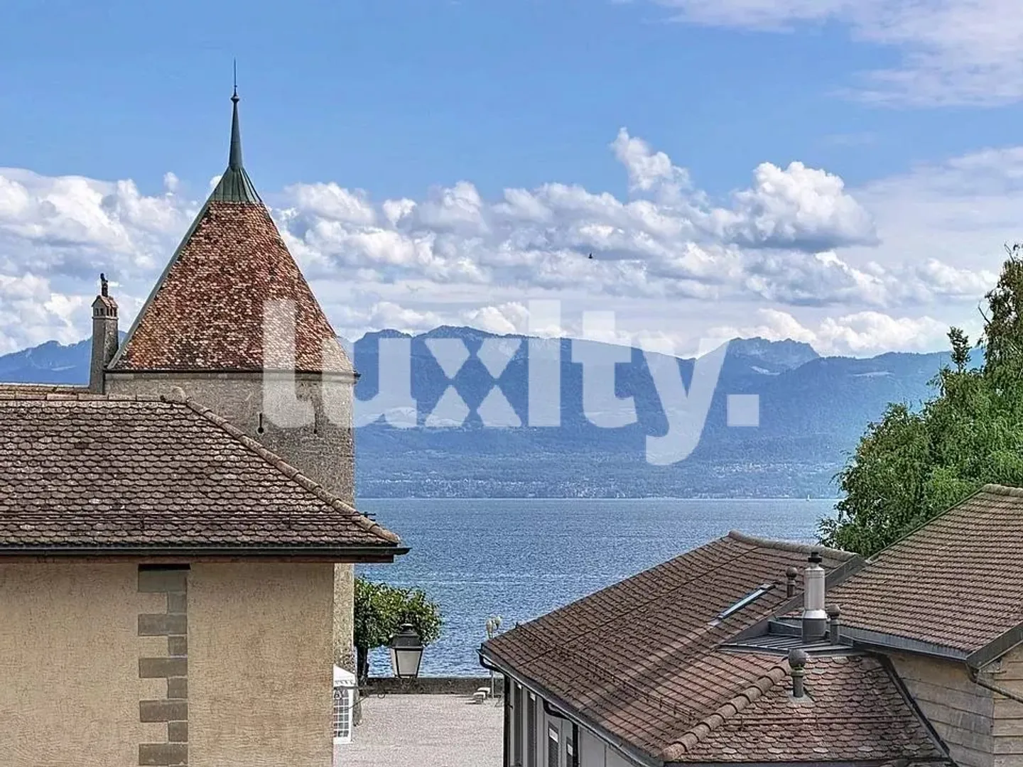 Rolle – Élégant duplex de 6 pièces dans une demeure historique face au Château - Photo 1 of 8