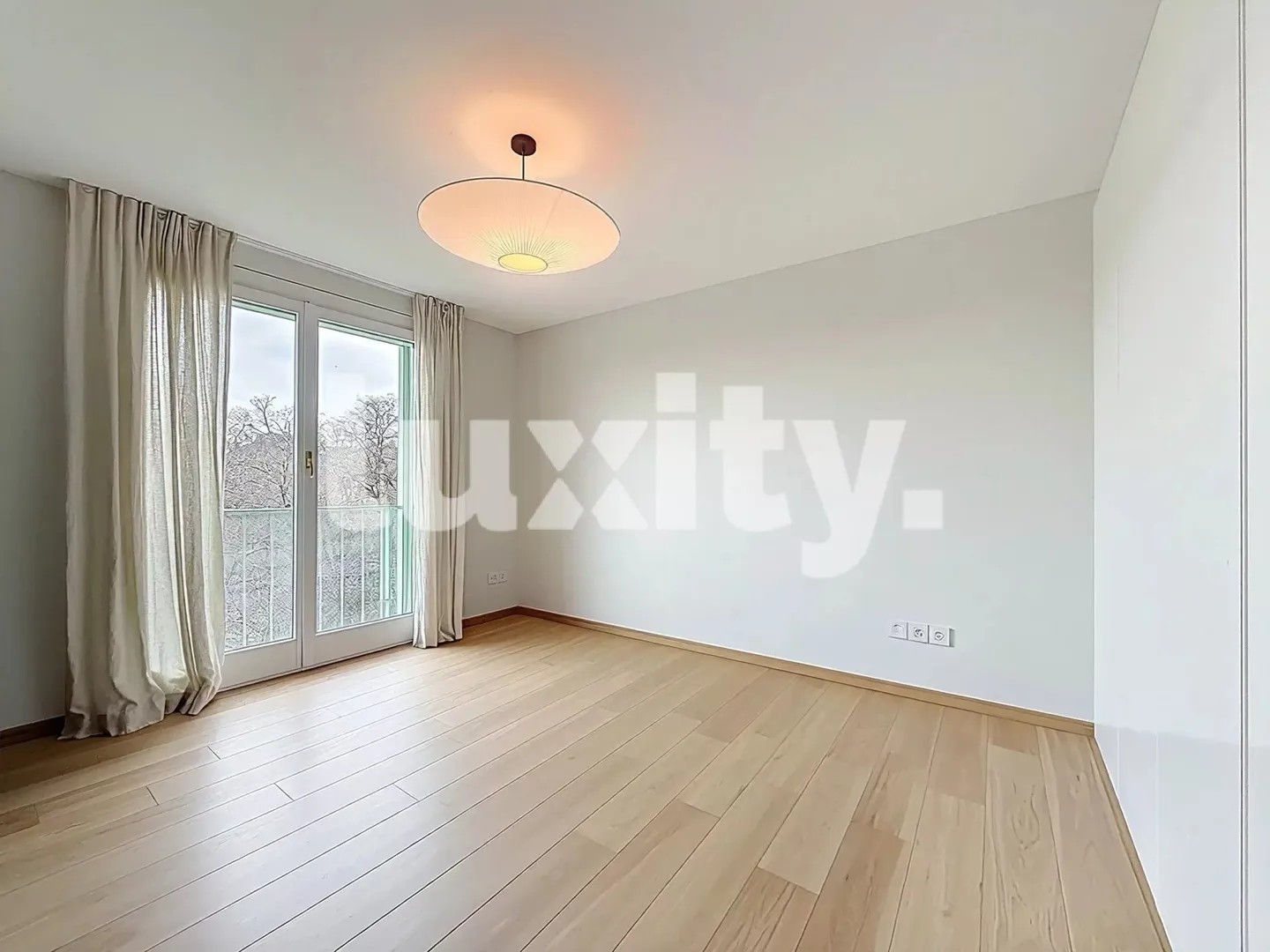 Modern Apartment with Lake View - Photo 3 of 3