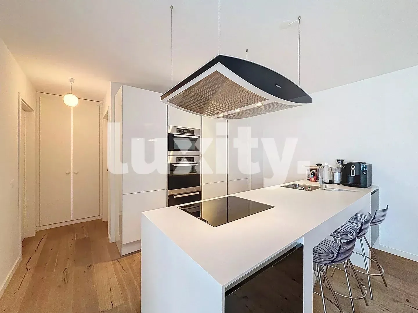 Appartement meublé 4 pièces avec grande terrasse - Foto 3 von 5