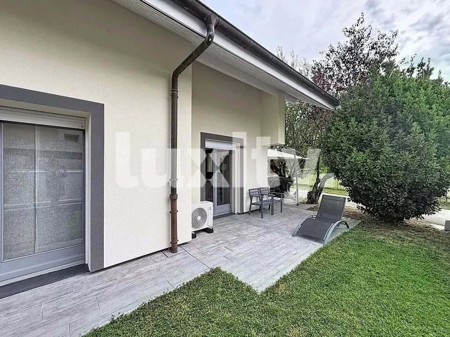 CHENS-SUR-LÉMAN – CASA CONTEMPORANEA, LUMINOSA E TRANQUILLA, VICINO A GINEVRA - Foto 2 di 8
