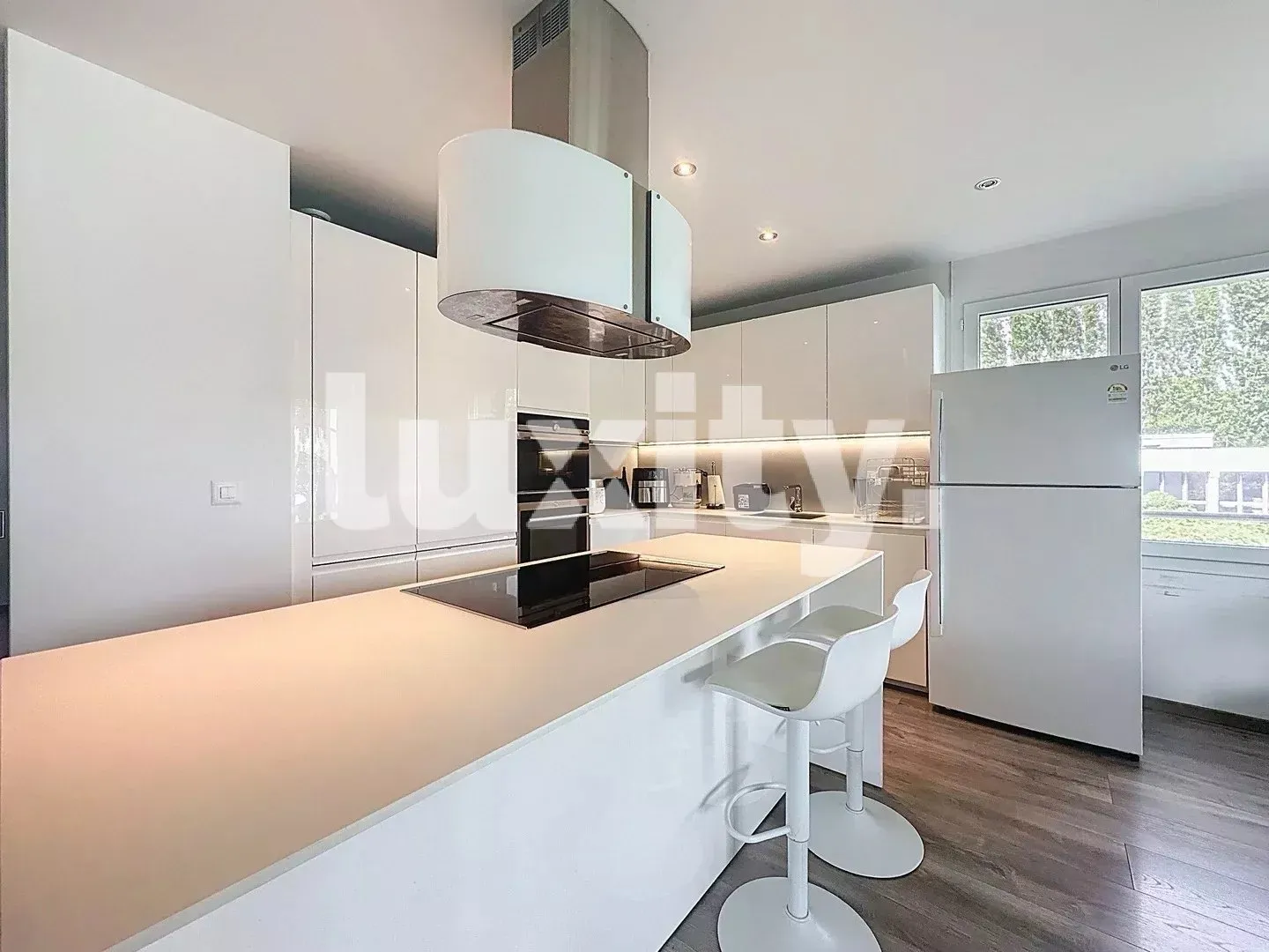 Appartement Meublé Élégant - Photo 3 sur 3