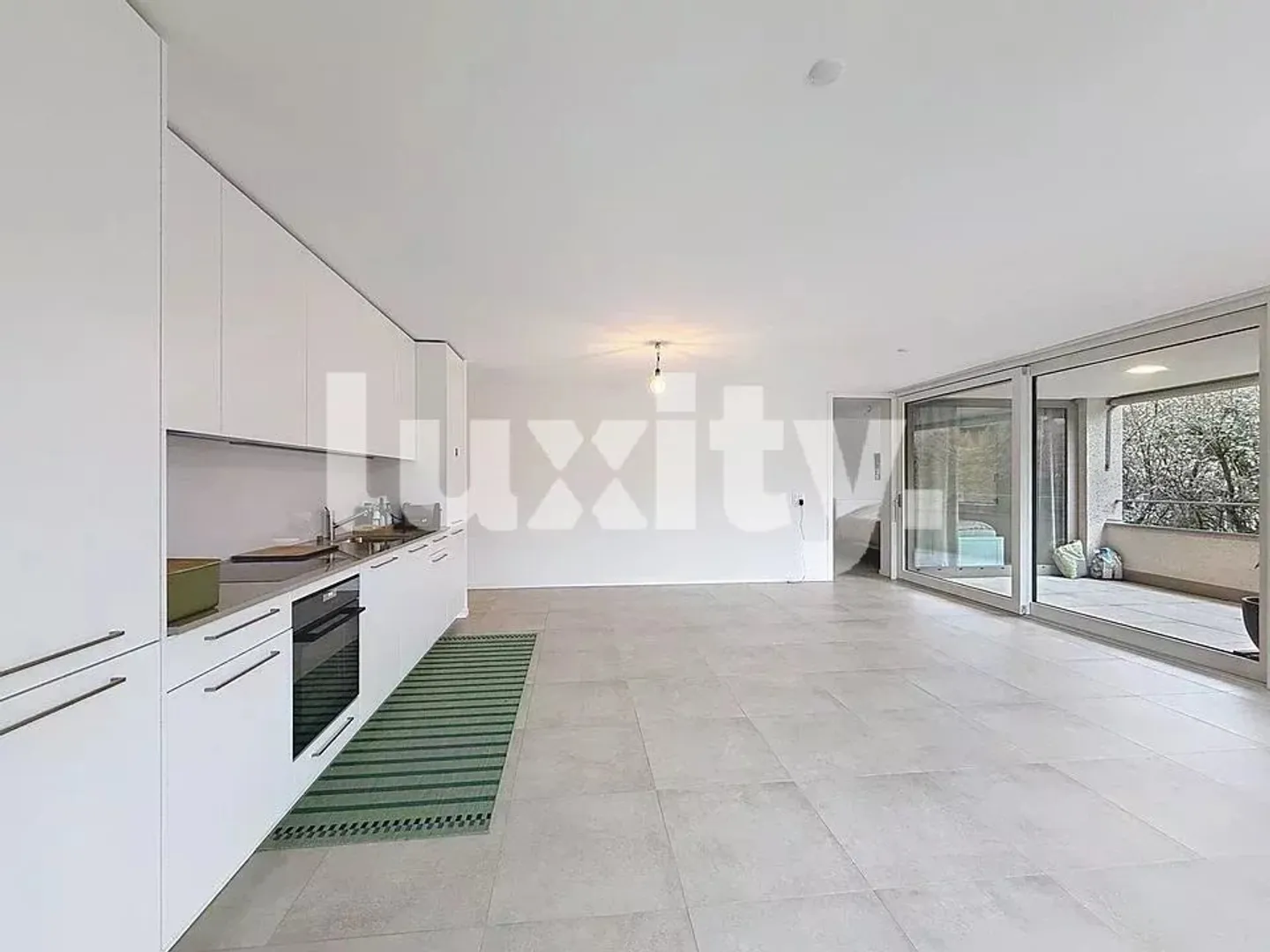 Family apartment with terrace in Eysins - Photo 1 of 7