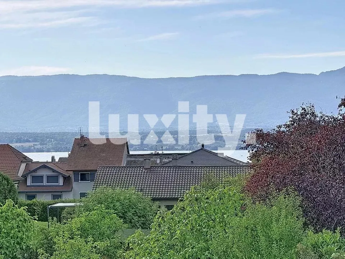 CHENS-SUR-LÉMAN – CASA CONTEMPORANEA, LUMINOSA E TRANQUILLA, VICINO A GINEVRA - Foto 1 di 8