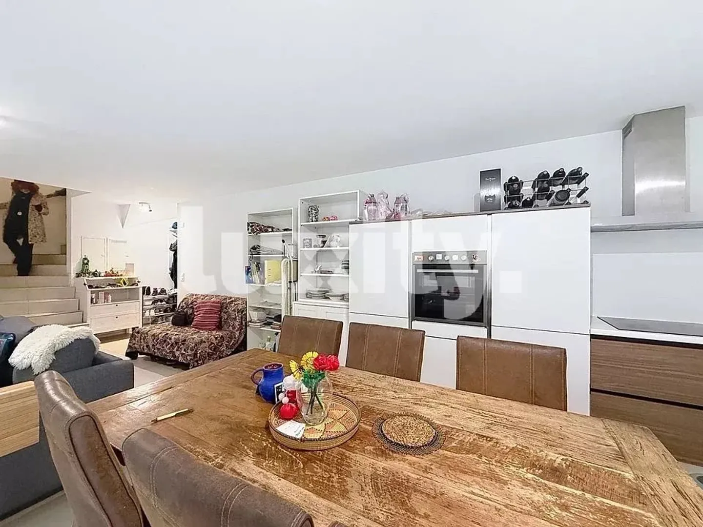 Contemporary Semi-Detached Villa - Photo 2 of 8