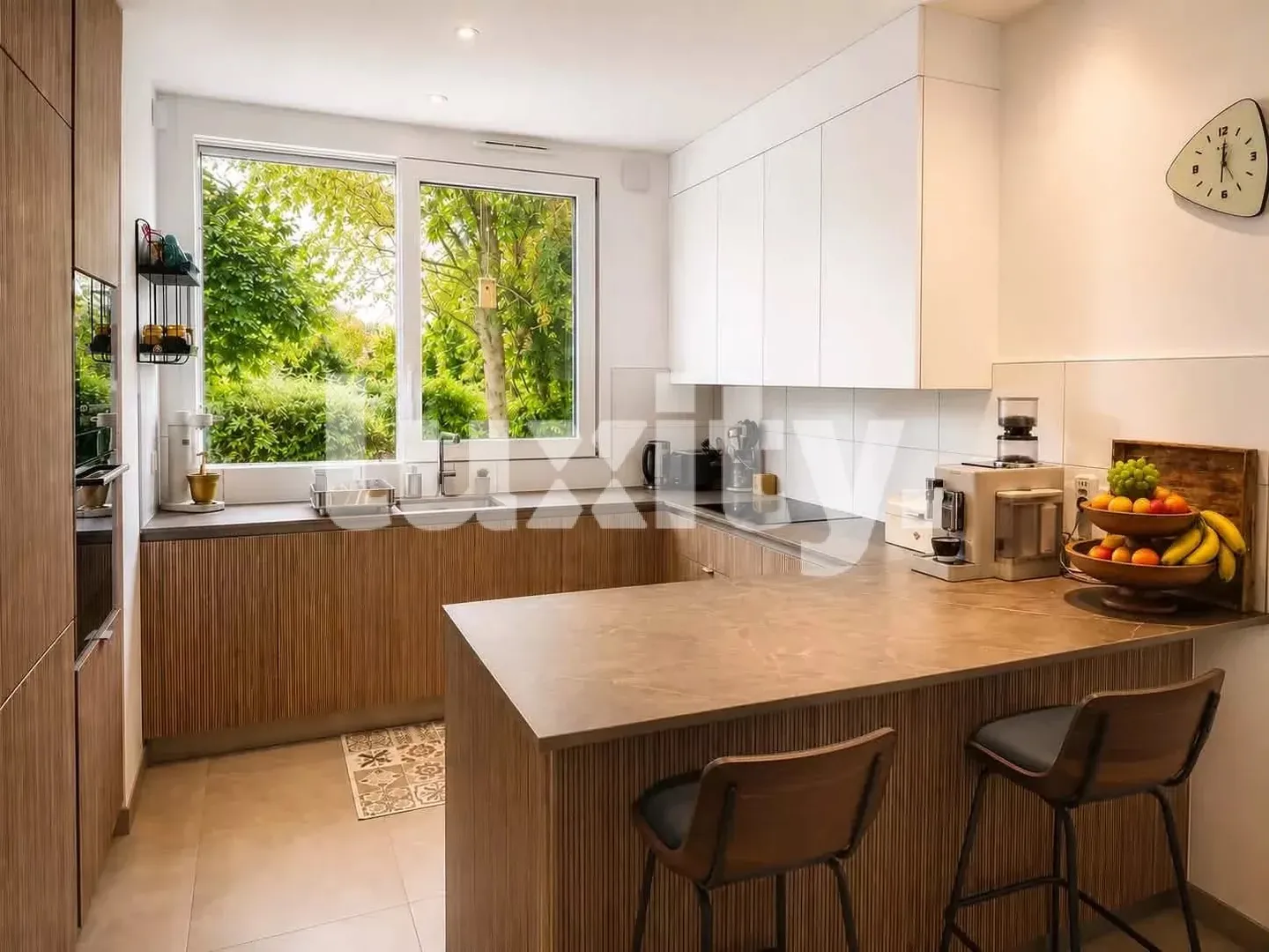 Maison familiale contemporaine avec grand jardin - Photo 3 sur 3