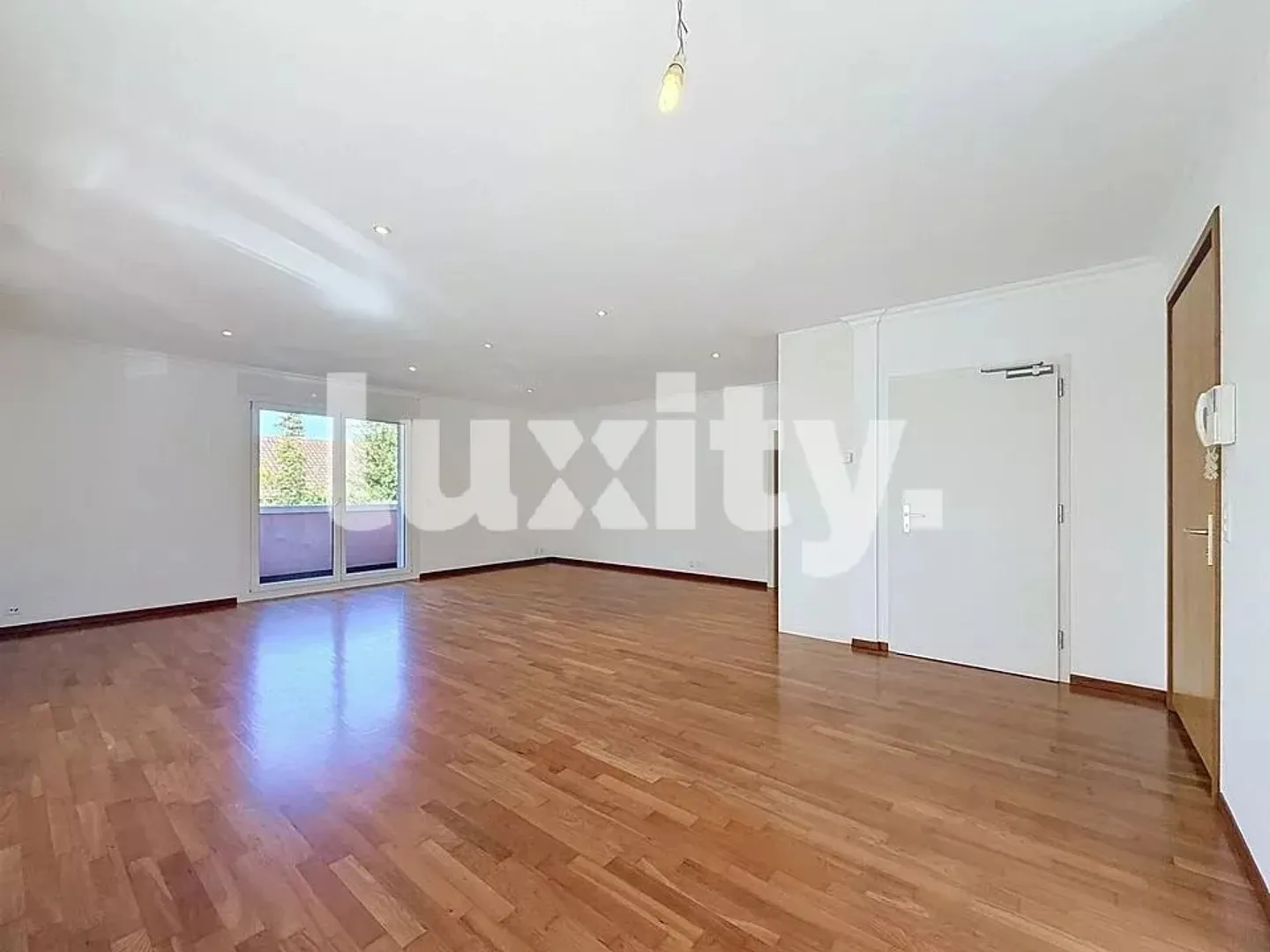 Spacious family apartment in a quiet area - Photo 1 of 3