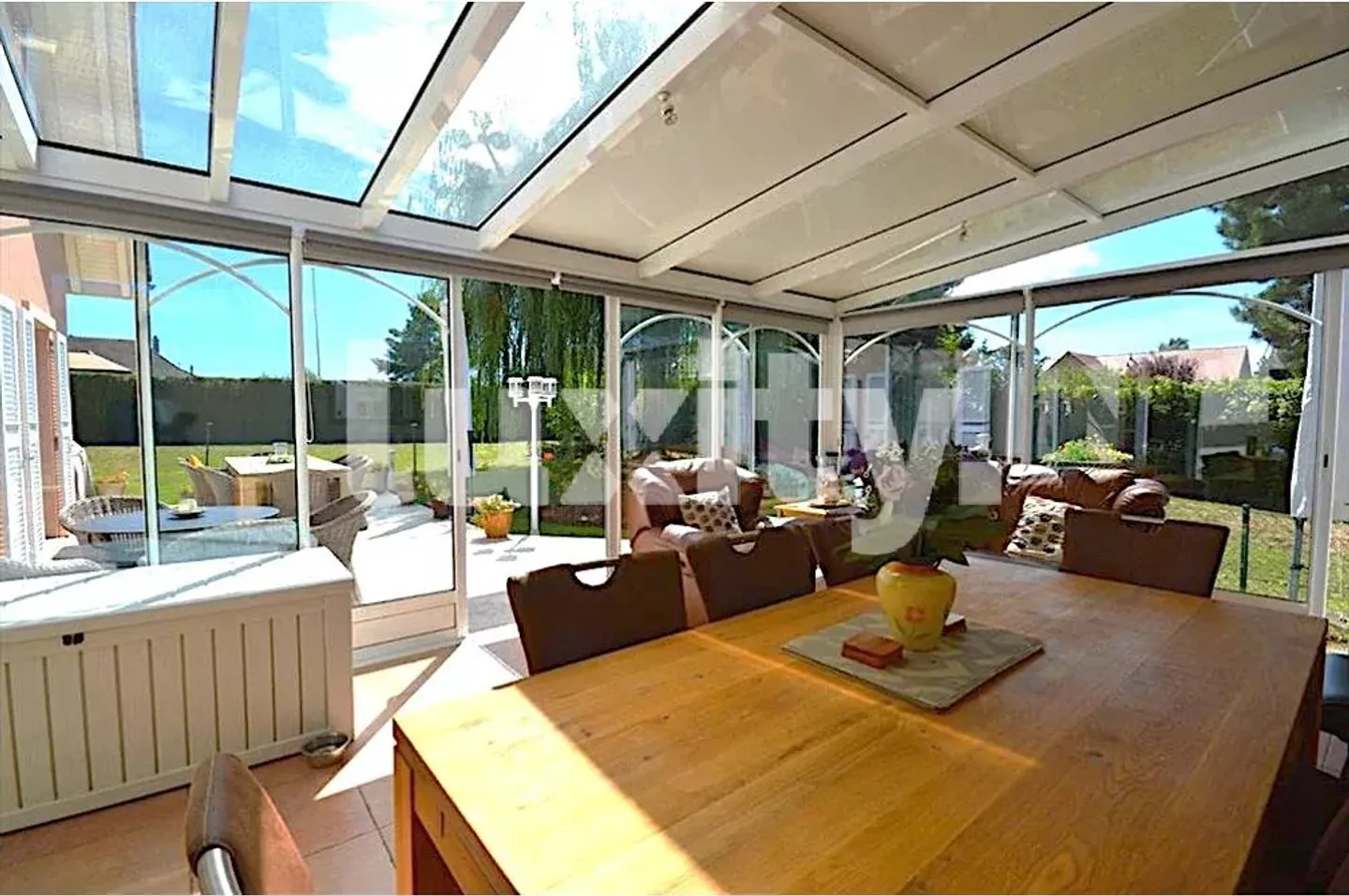 Superba villa familiare con giardino, veranda e area benessere a Féchy - Disponibile dal 1° marzo - Foto 3 di 3