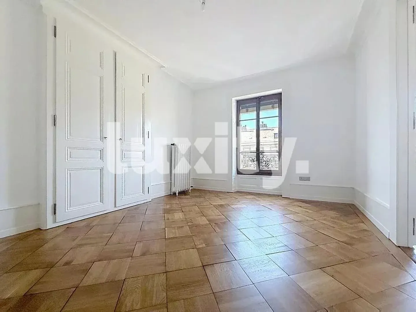 Superb Haussmann-style apartment - Photo 5 of 7