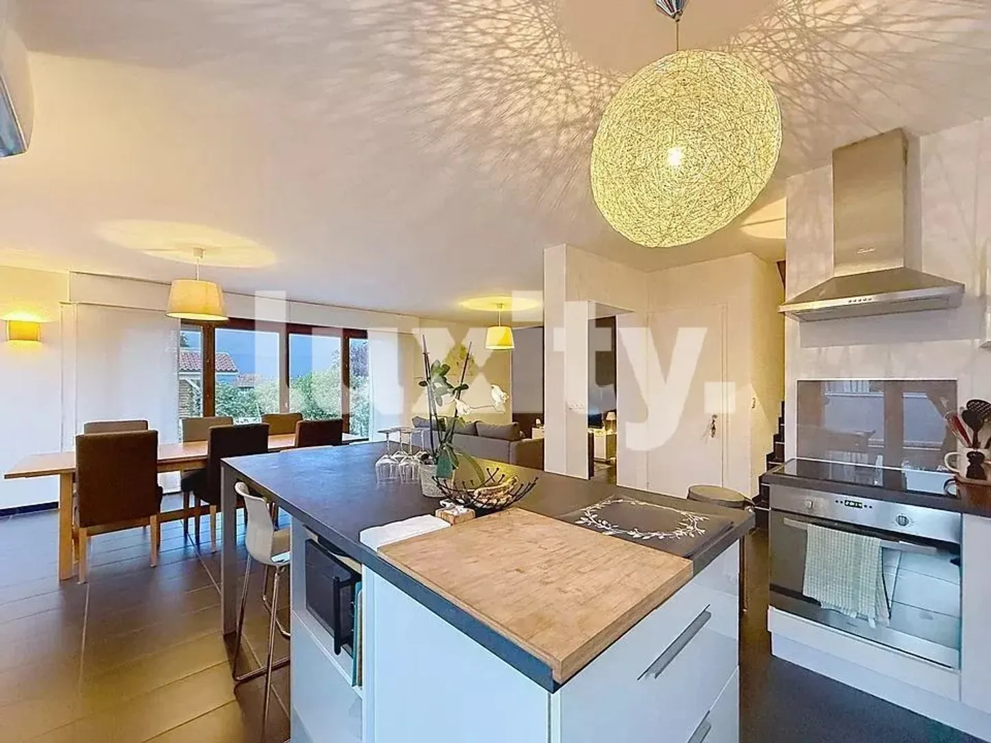 CHENS-SUR-LÉMAN – CASA CONTEMPORANEA, LUMINOSA E TRANQUILLA, VICINO A GINEVRA - Foto 3 di 8