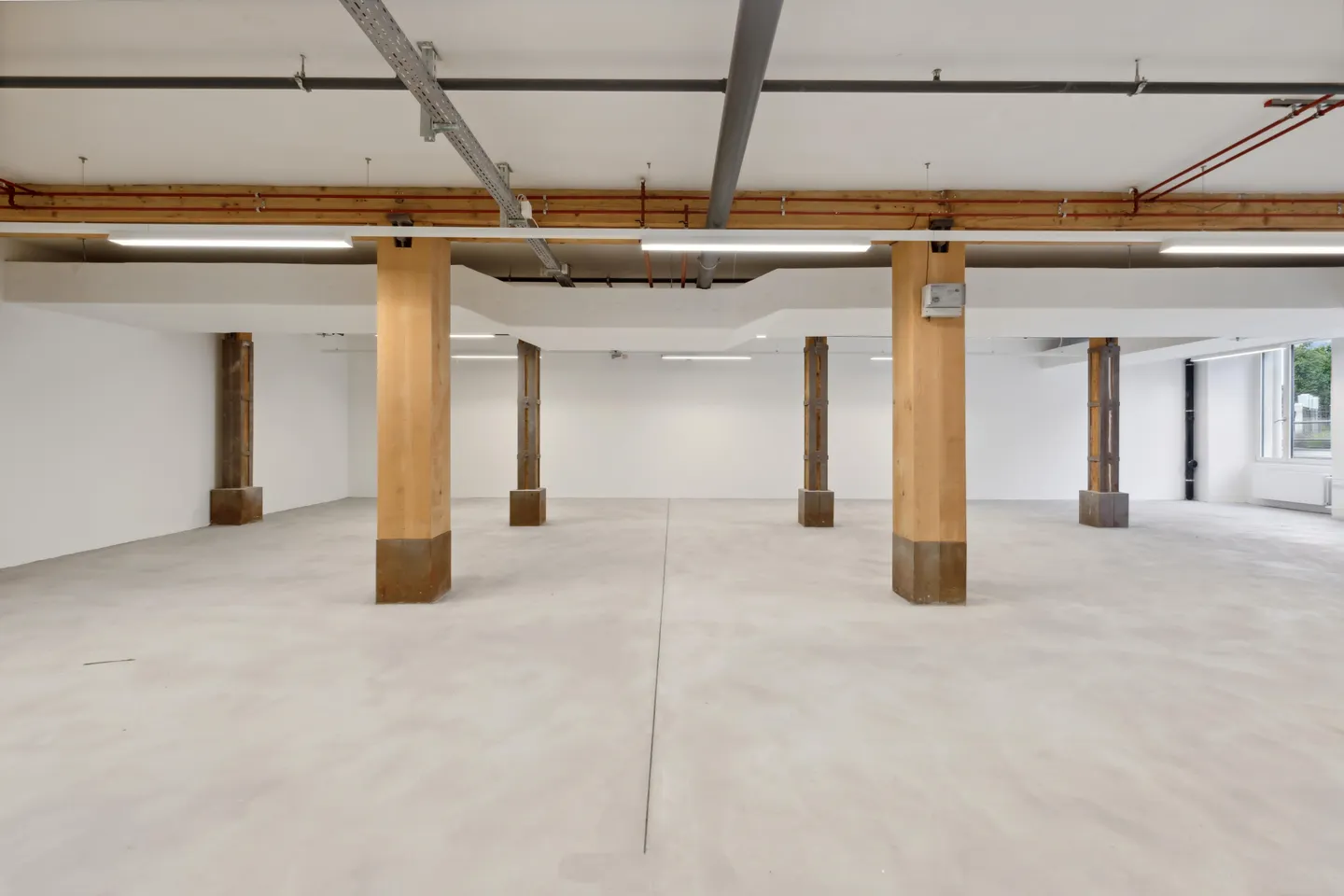 Spazio commerciale in una posizione ben collegata - Foto 6 di 7