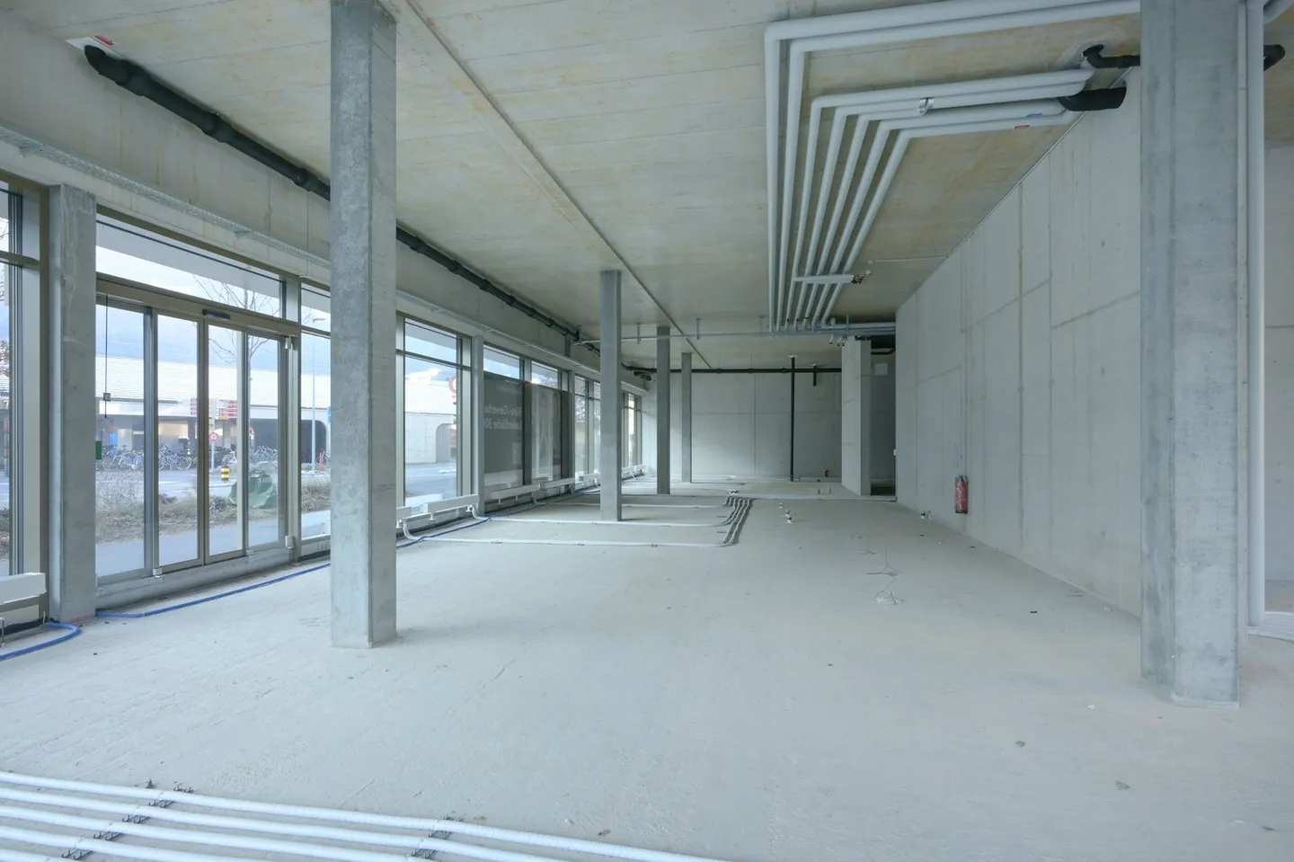 Attività commerciale o ufficio alla stazione di Altdorf... - Foto 4 di 11