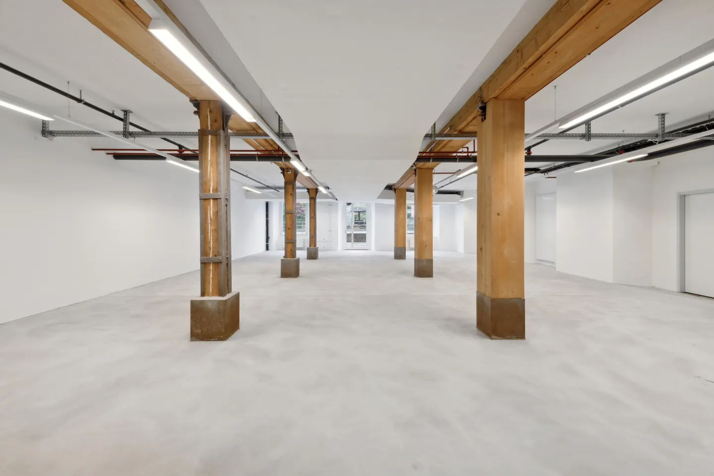 Spazio commerciale in una posizione ben collegata - Foto 5 di 7