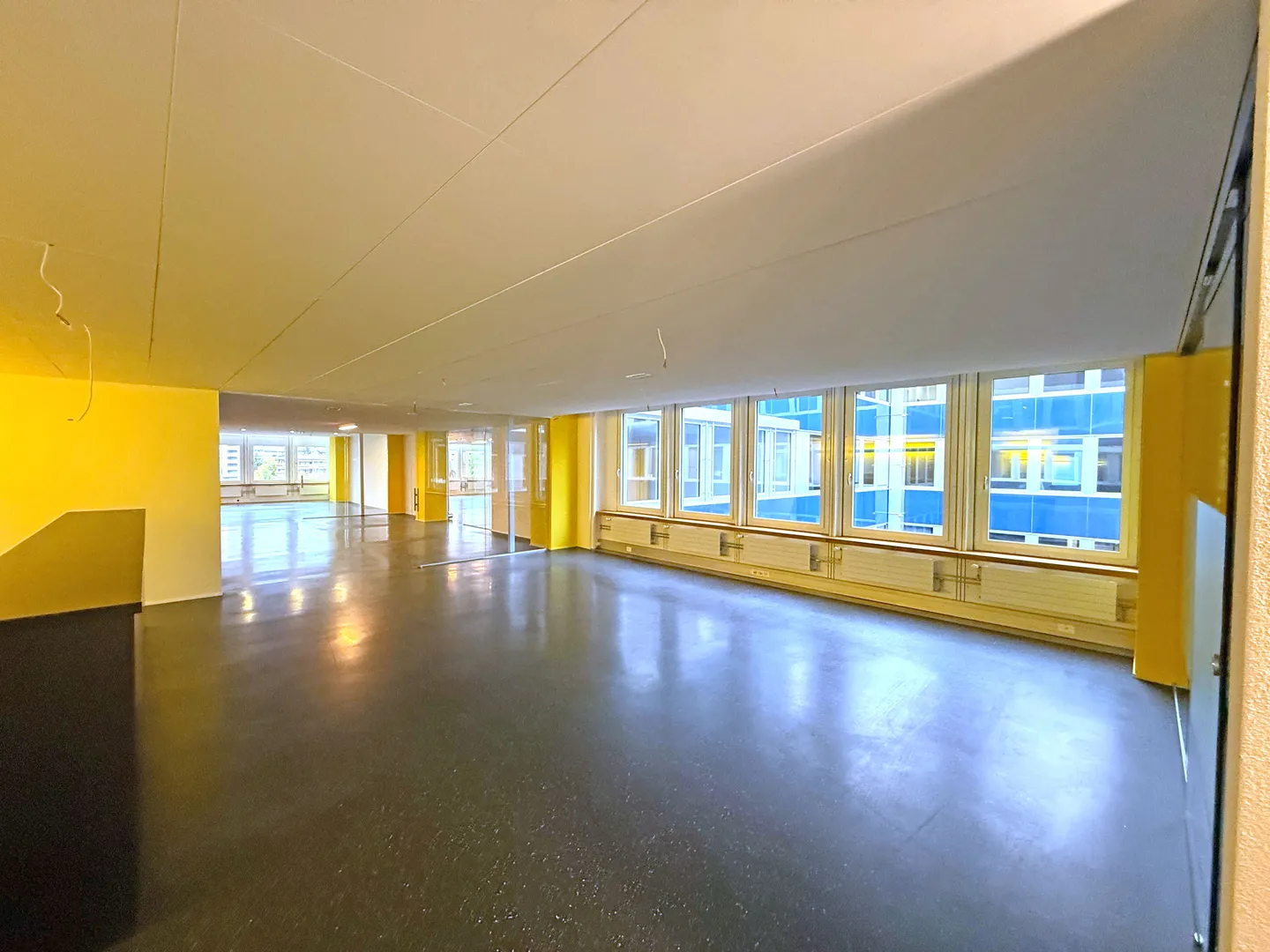 Bright and spacious office space in a central location - Photo 4 of 13