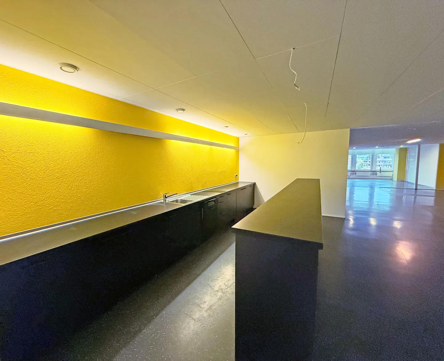 Bright and spacious office space in a central location - Photo 6 of 13