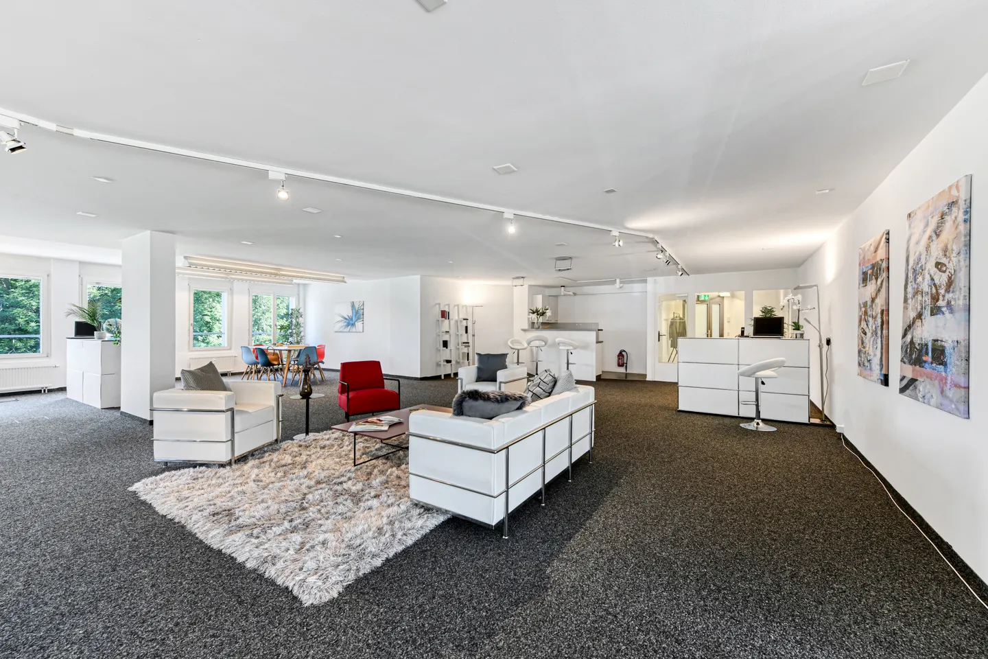 Attractive office space in a central location - Photo 1 of 12