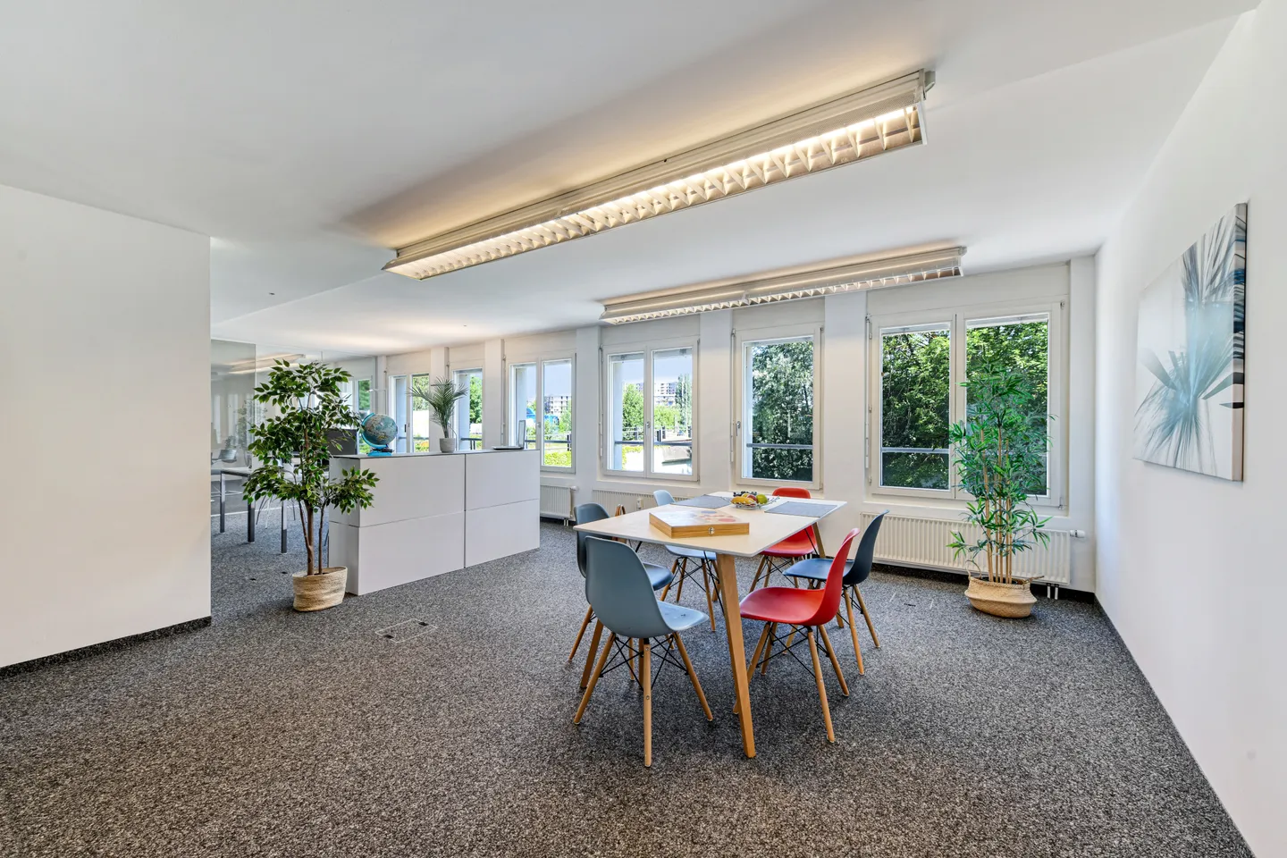 Attractive office space in a central location - Photo 11 of 12