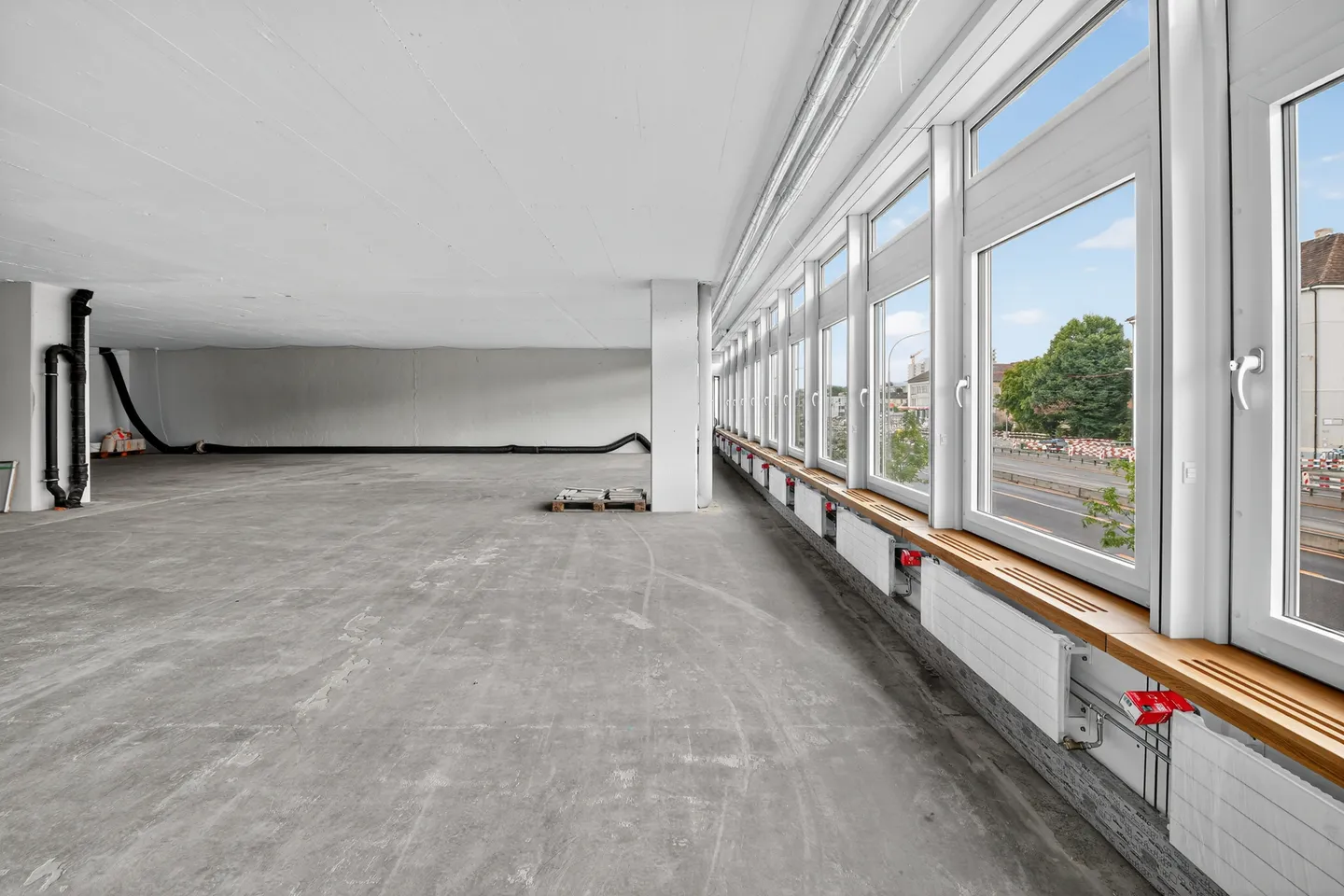 Attractive commercial space with flexible room concept in a central location - Photo 4 of 5