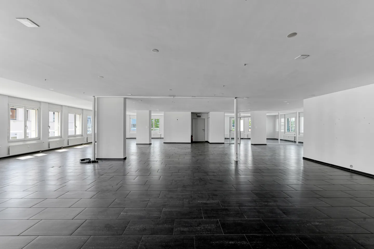 Attractive office space in a central location - Photo 6 of 7